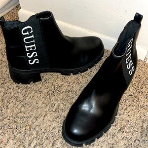 Black Guess boots